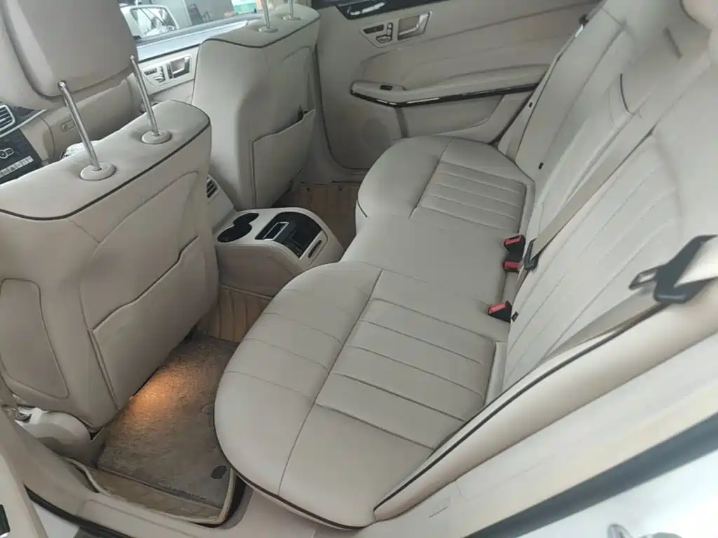 Mercedes-Benz E-Class 2015 — фото 17