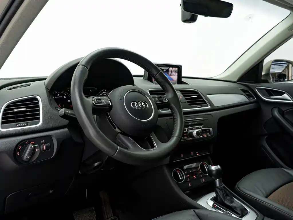 Audi Q3 2018 — фото 22