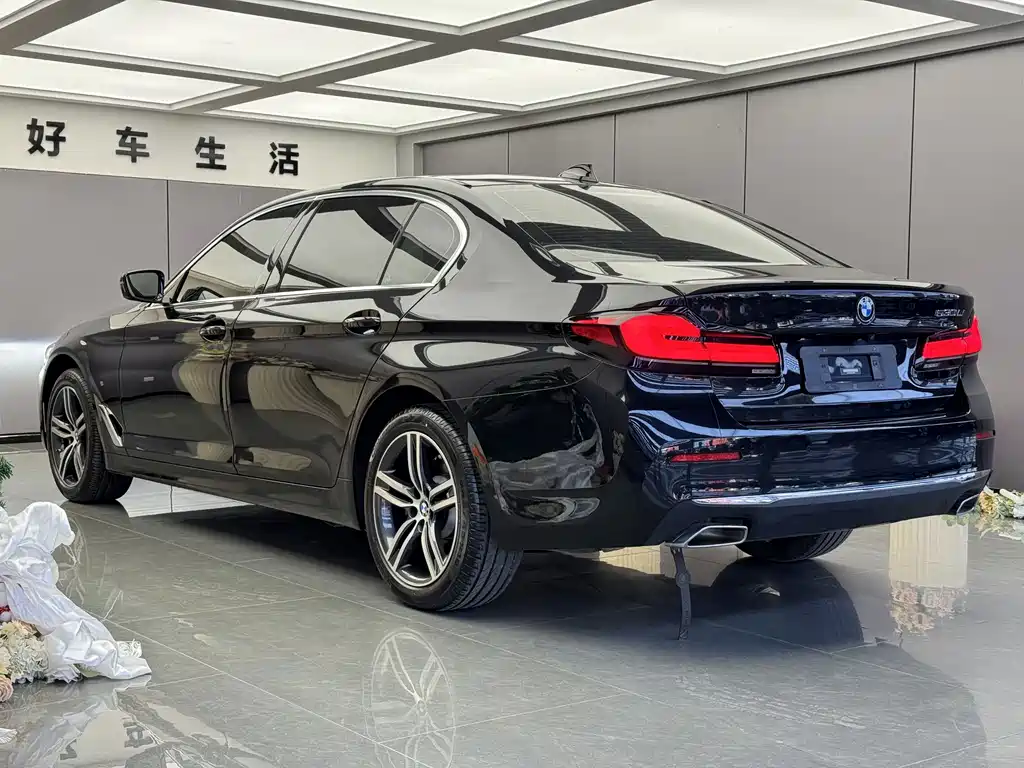 BMW 5 Series 2023 — фото 11