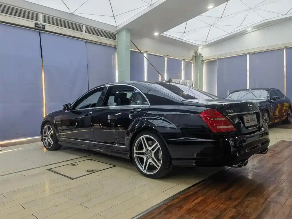 Mercedes-Benz S-Class AMG 2011 — фото 19