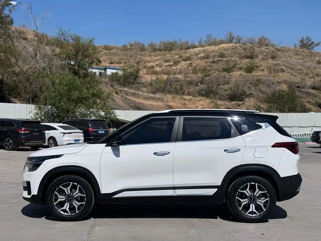 Kia KX3 2022 — фото 16
