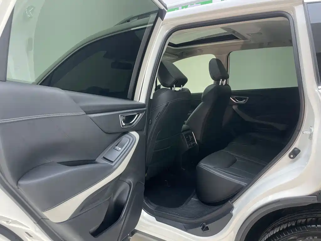 Subaru Forester 2023 — фото 26