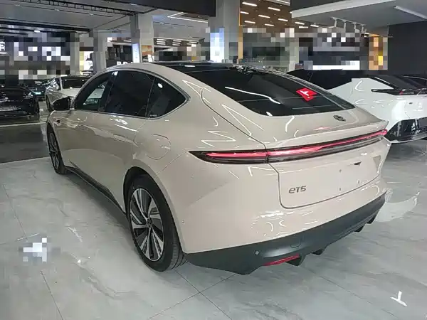 NIO ET5 2024