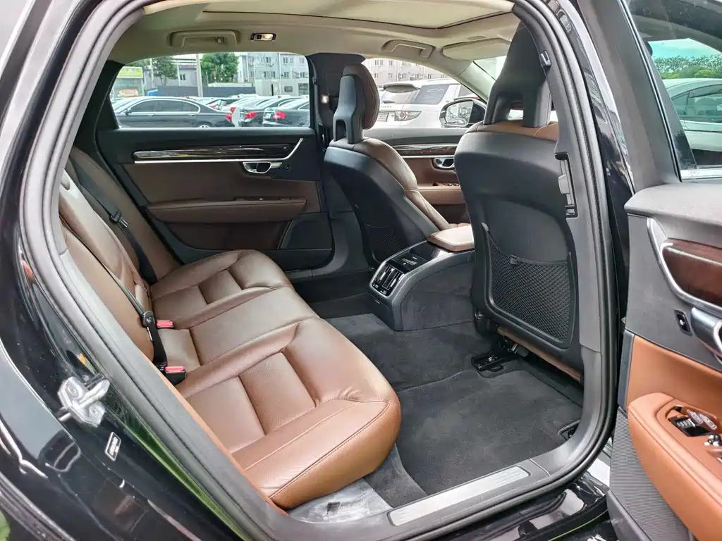 Volvo S90 2018 — фото 15