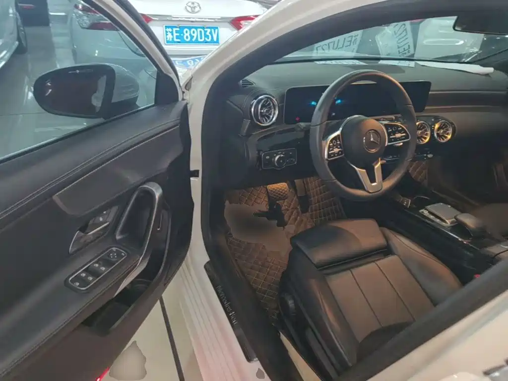 Mercedes-Benz A-Class 2020 — фото 16