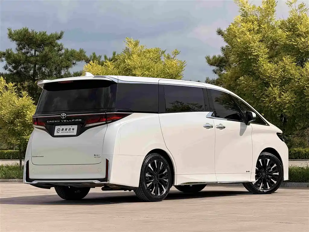 Toyota Vellfire 2024 — фото 34