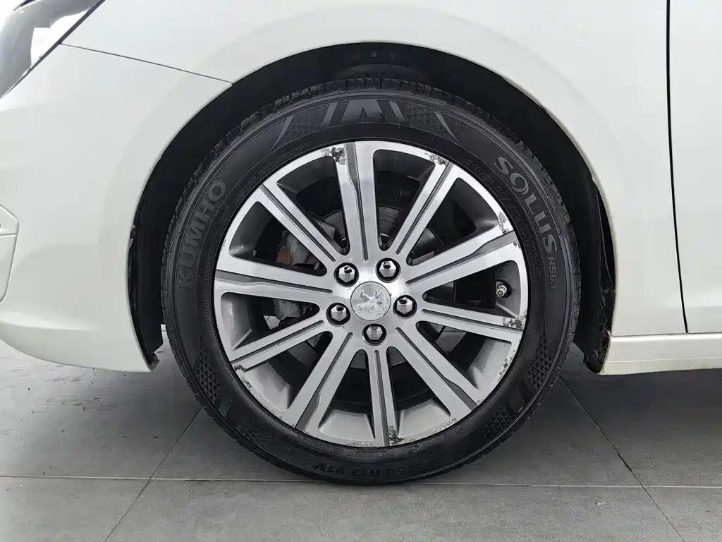Peugeot 408 2015 — фото 17