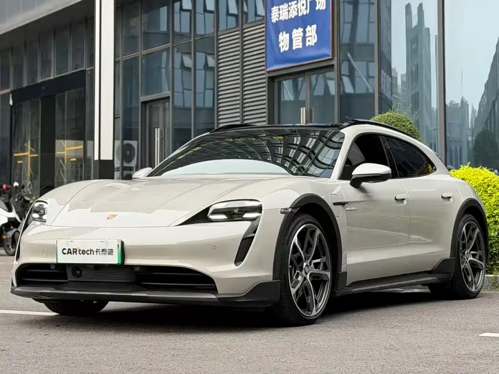 Porsche Taycan 2022