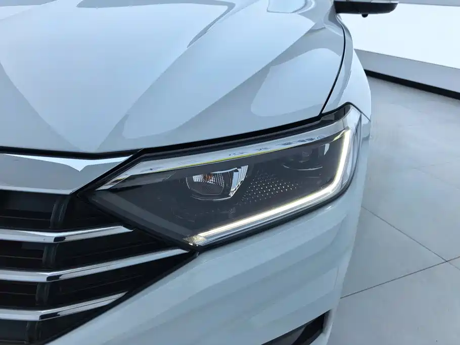 Volkswagen Sagitar 2021