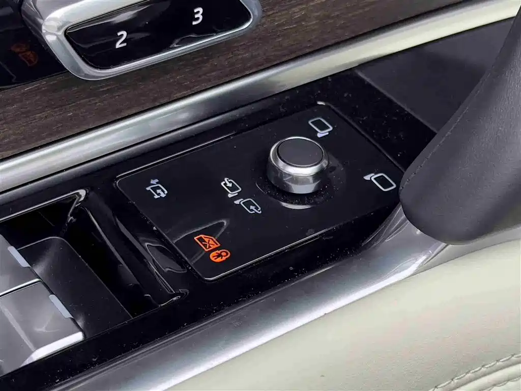 Land Rover Range Rover 2025 — фото 16