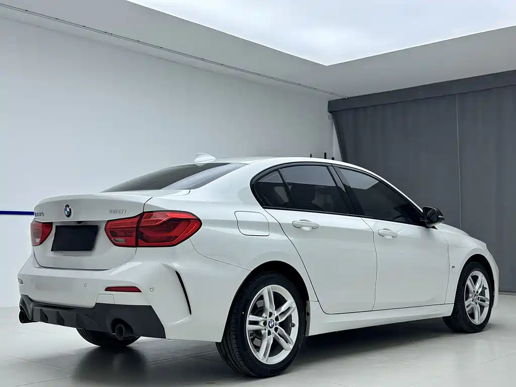 BMW 1 Series 2022
