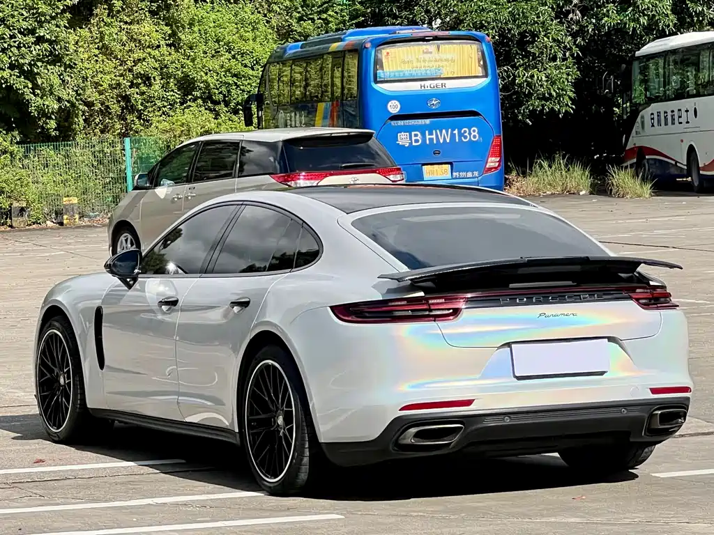 Porsche Panamera 2018 — фото 20