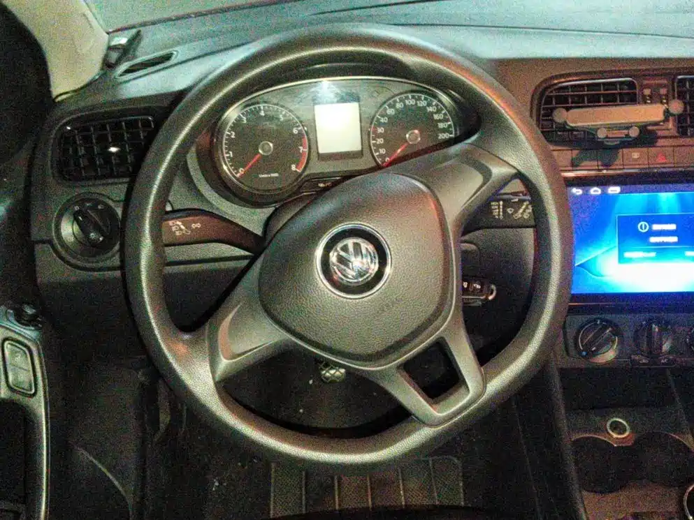 Volkswagen Polo 2015 — фото 14
