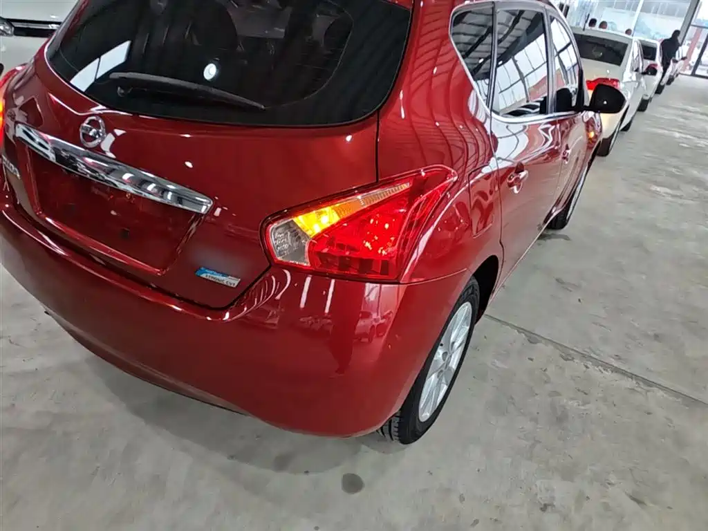 Nissan Tiida 2016 — фото 8