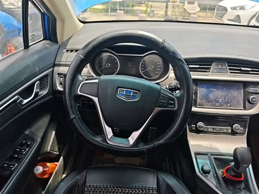 Geely Emgrand GS 2017 — фото 11