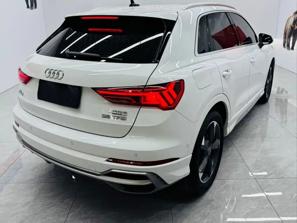 Audi Q3 2022 — фото 12