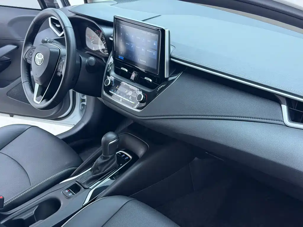 Toyota Corolla 2023 — фото 16