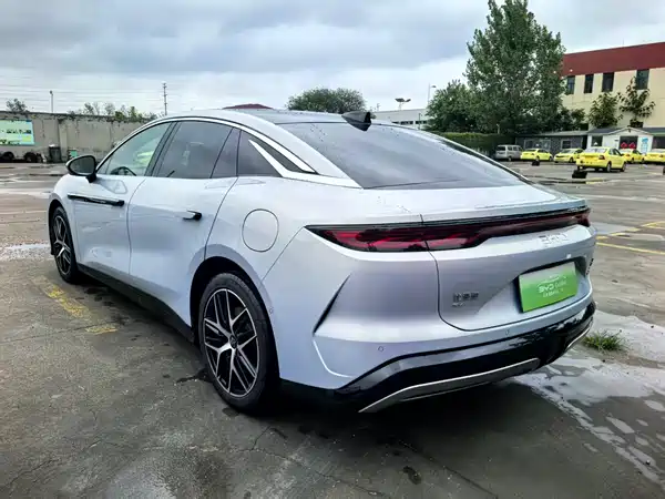 BYD Han L 2026