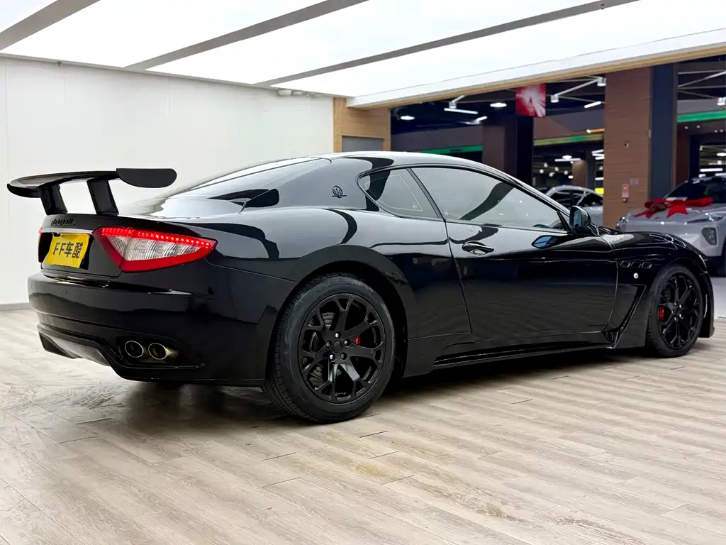 Maserati GranTurismo 2013 — фото 5