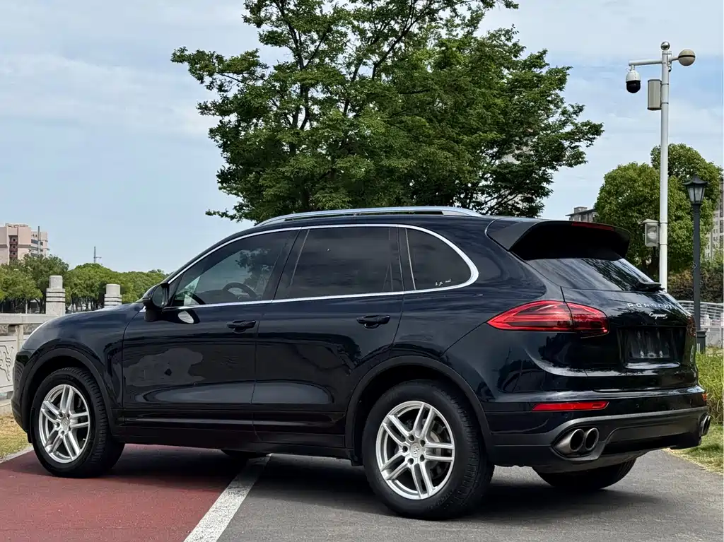 Porsche Cayenne 2017 — фото 9