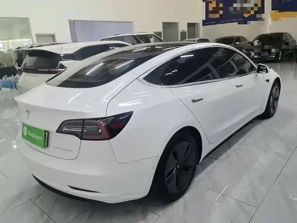 Tesla Model 3 2020