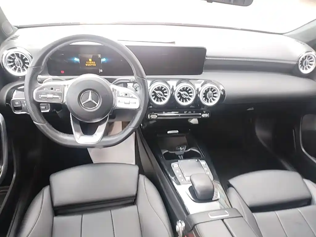Mercedes-Benz A-Class 2022 — фото 10