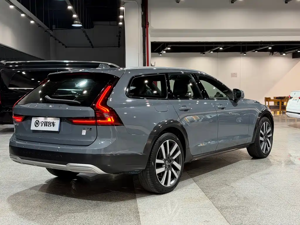 Volvo V90 2022 — фото 4