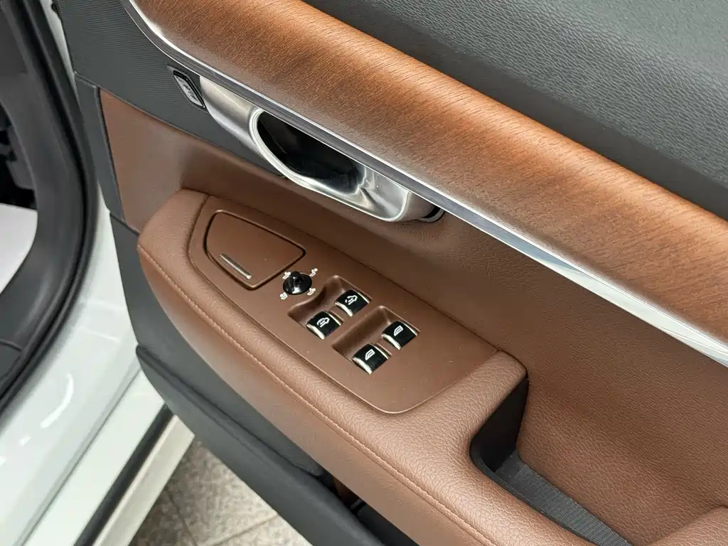 Volvo S90 2019 — фото 16