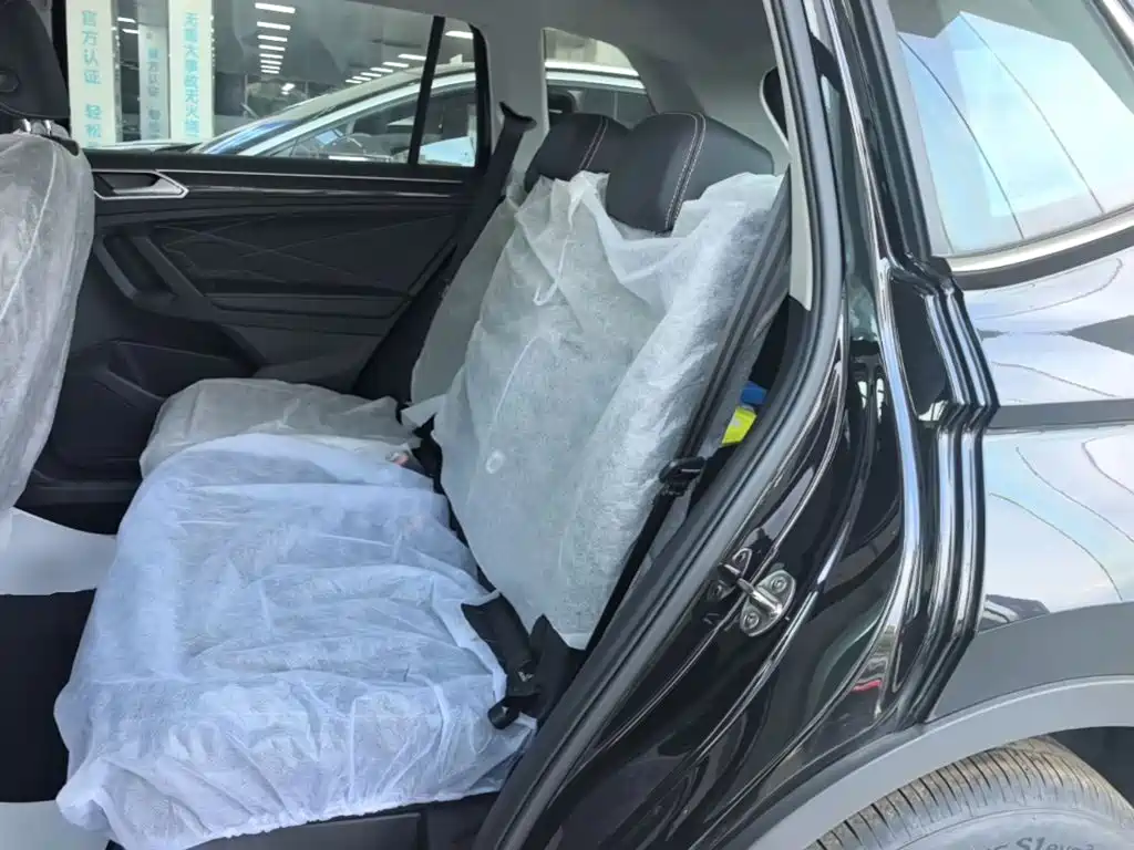 Volkswagen Tiguan L Plug-In Hybrid 2023 — фото 13