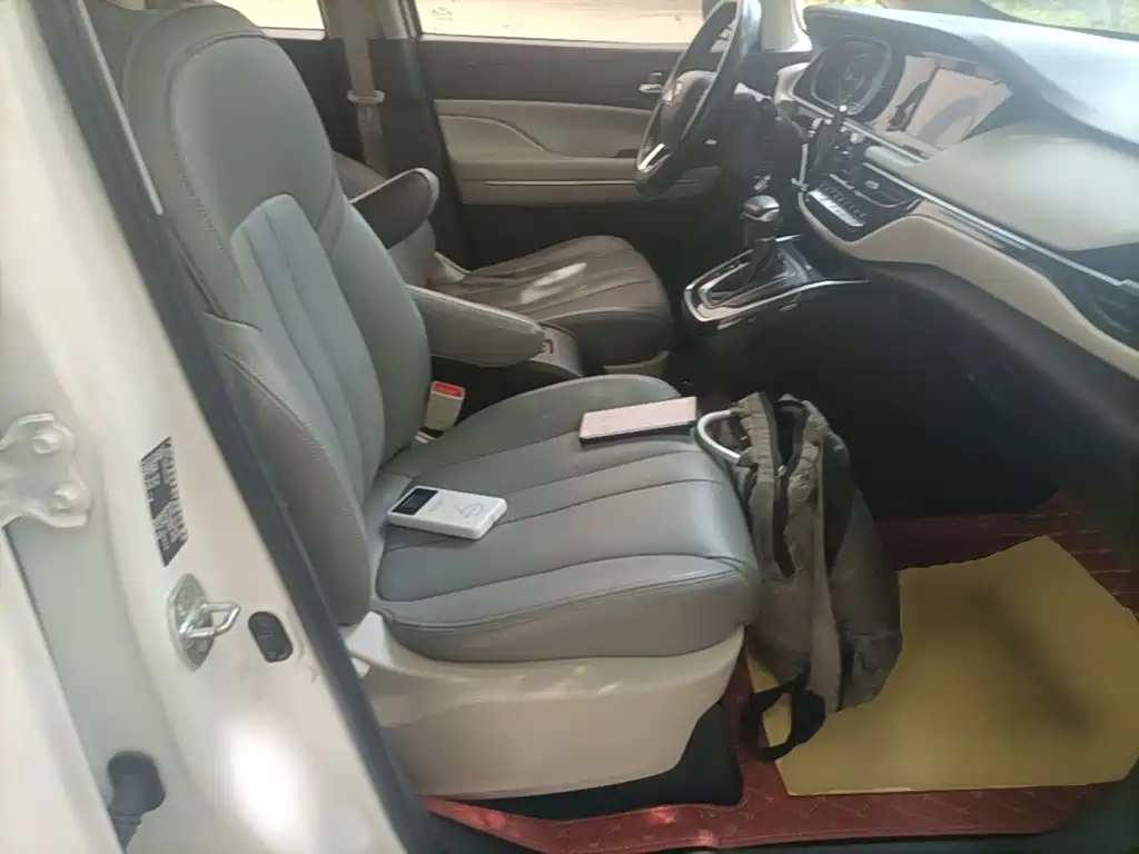 GAC Motor Trumpchi M6 2019 — фото 25