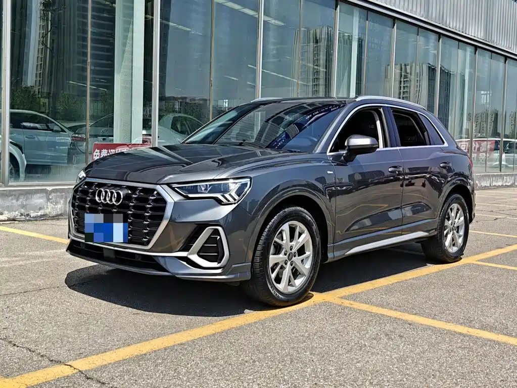 Audi Q3 2020 — фото 1