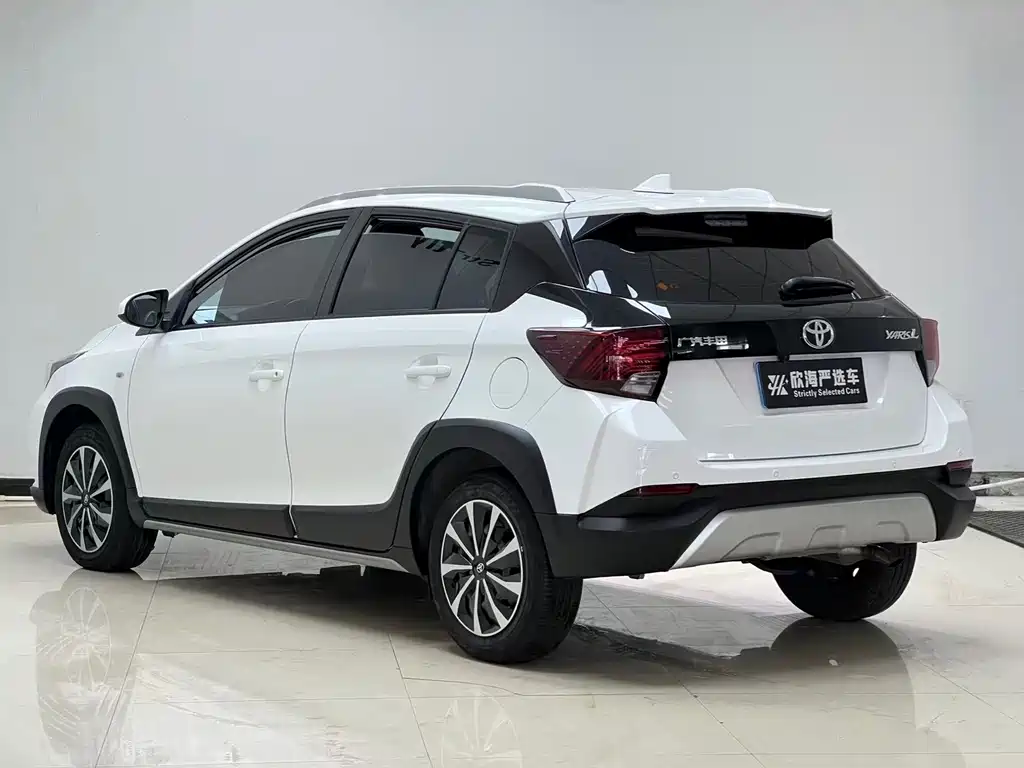 Toyota Yaris L 2022 — фото 4