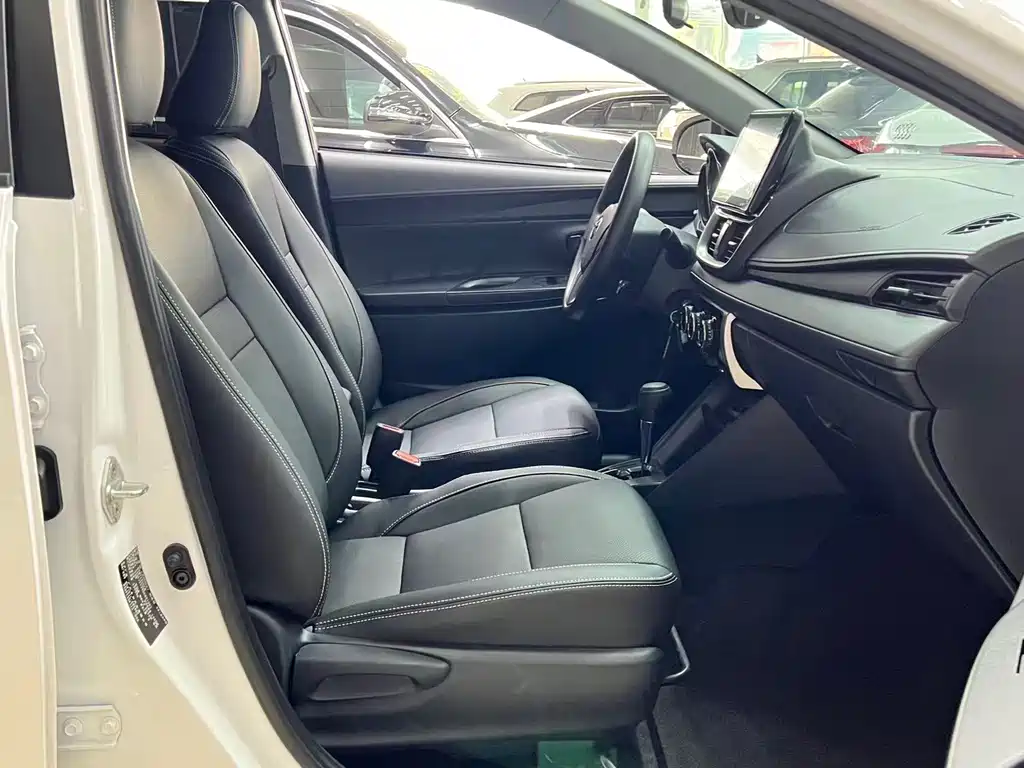 Toyota Yaris L 2022 — фото 18