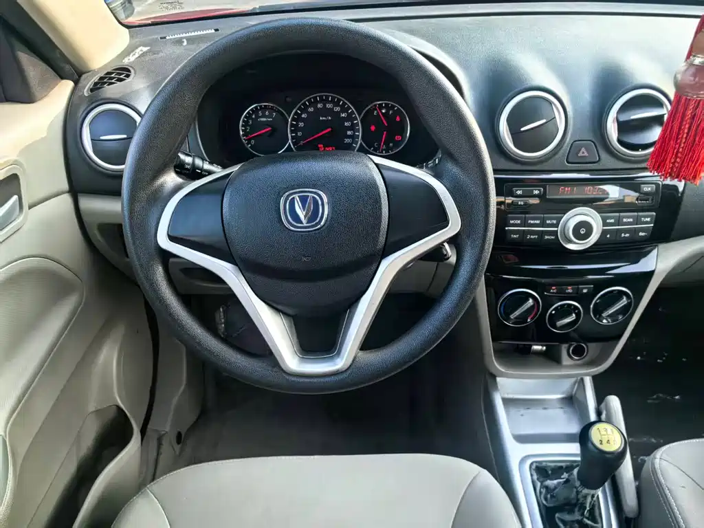 Changan Yuexiang V3 2016 — фото 16
