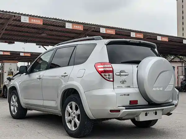 Toyota RAV4 2010