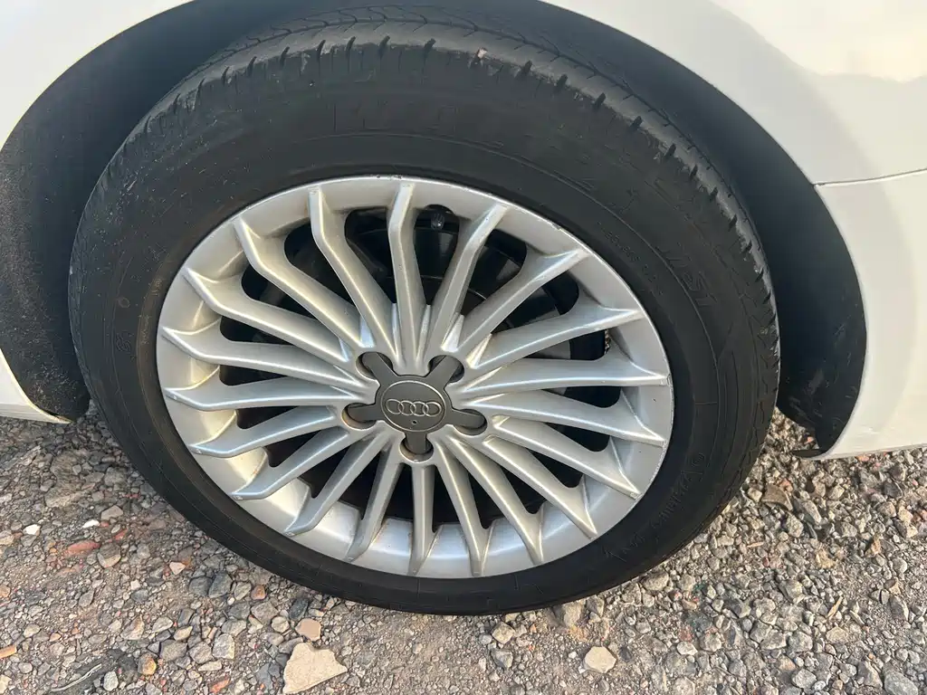 Audi A4L 2016