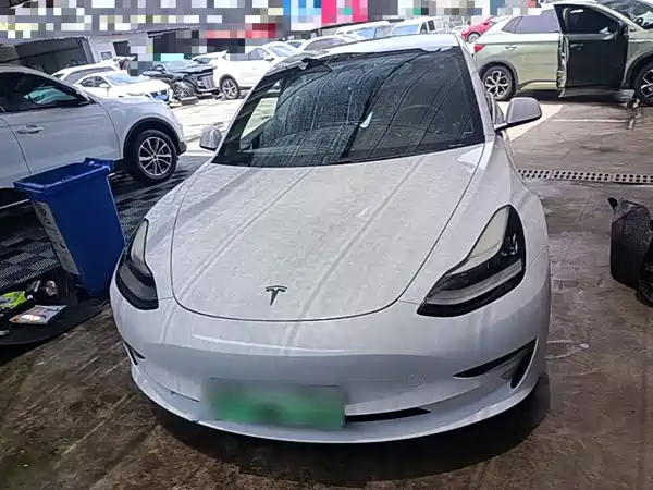 Tesla Model 3 2020