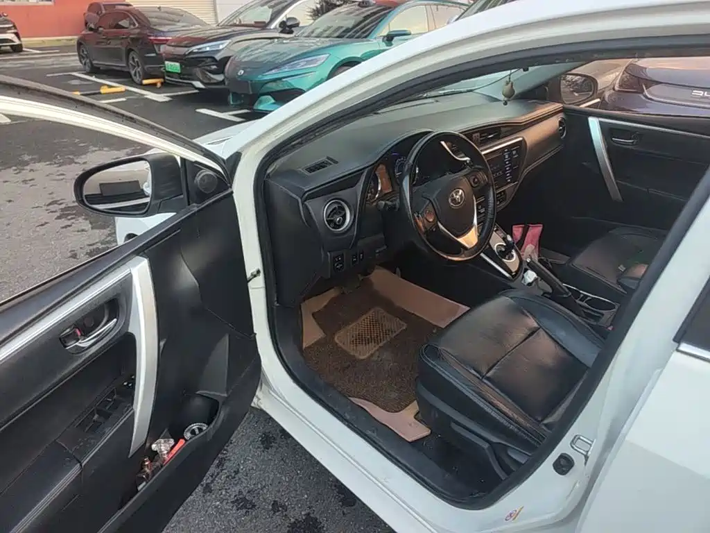 Toyota Corolla 2018 — фото 14