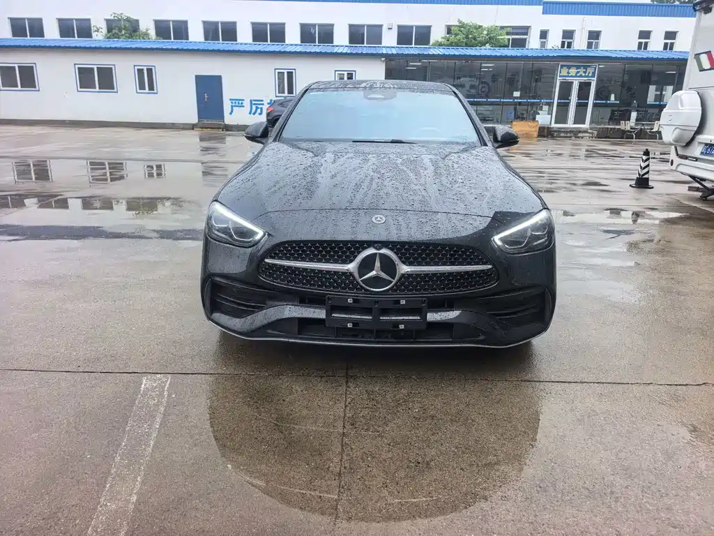 Mercedes-Benz C-Class 2025 — фото 1