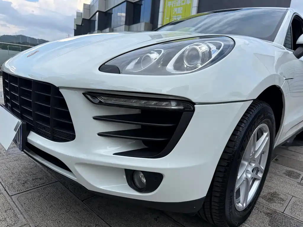 Porsche Macan 2017 — фото 13