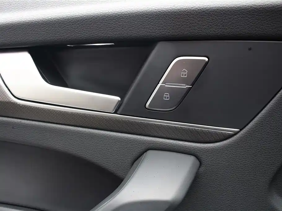 Audi Q5L 2024 — фото 15