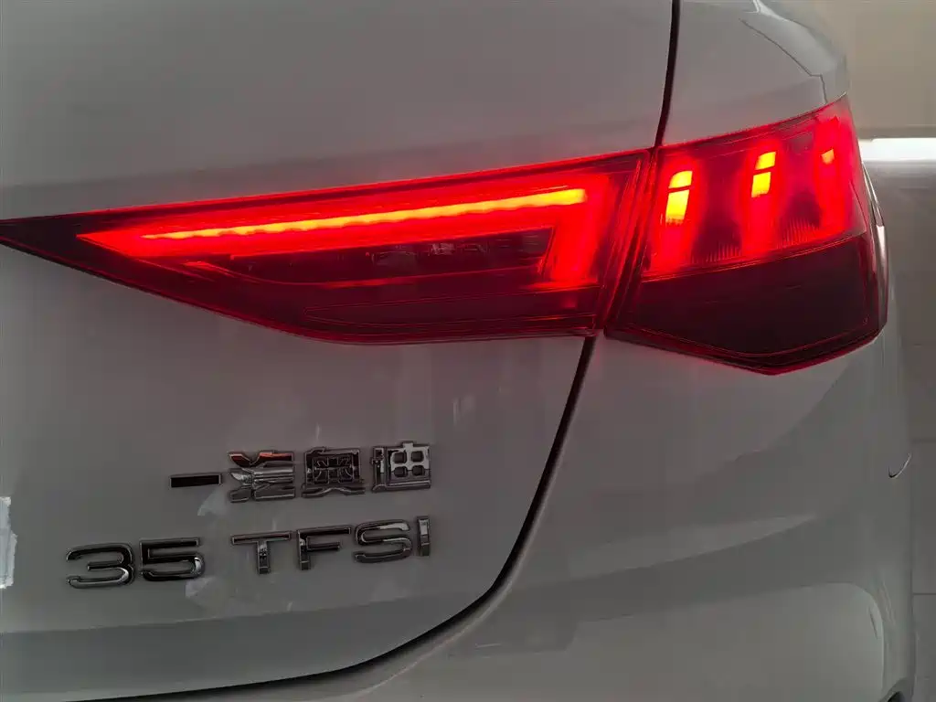 Audi A3 2022 — фото 10