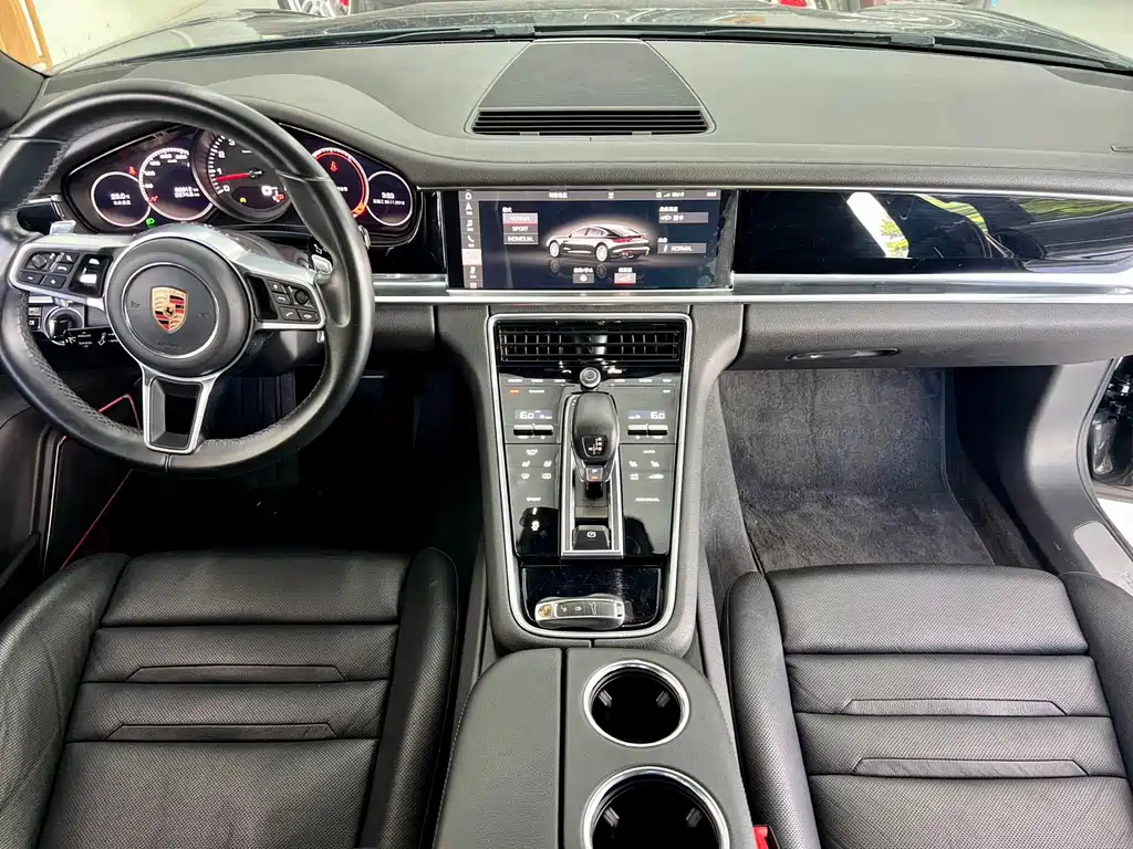 Porsche Panamera 2018 — фото 11