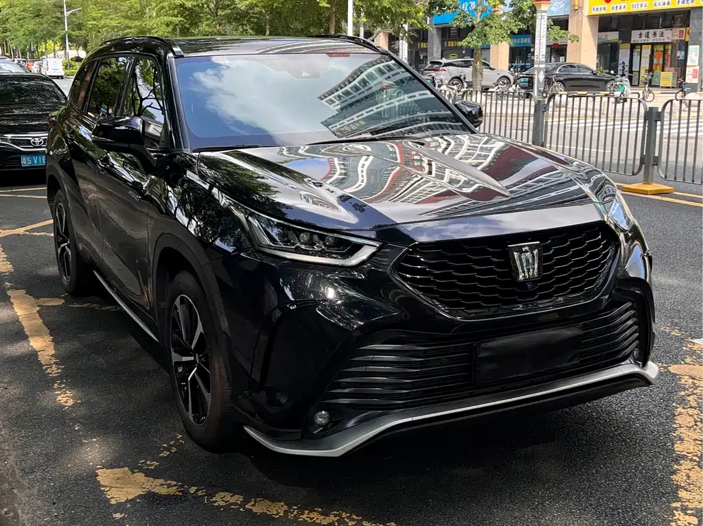 Toyota Crown Kluger 2023