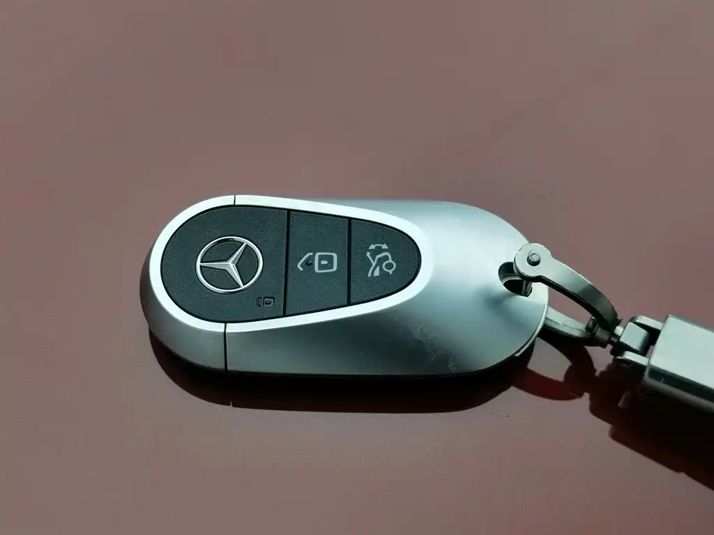 Mercedes-Benz C-Class 2023 — фото 19