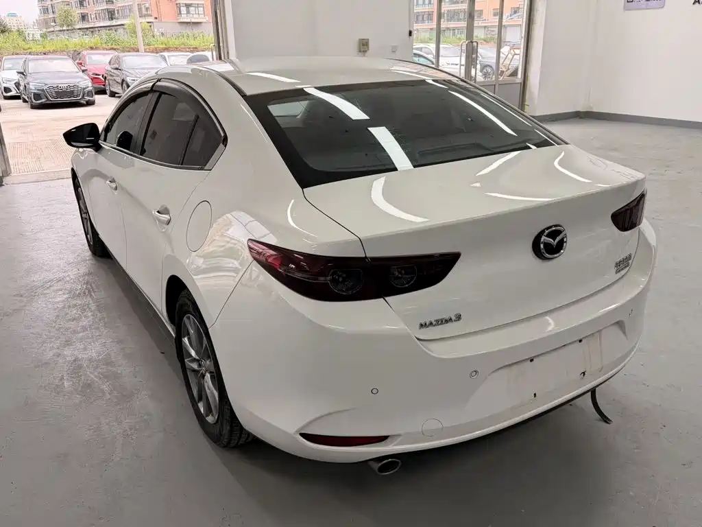 Mazda 3 Axela 2022