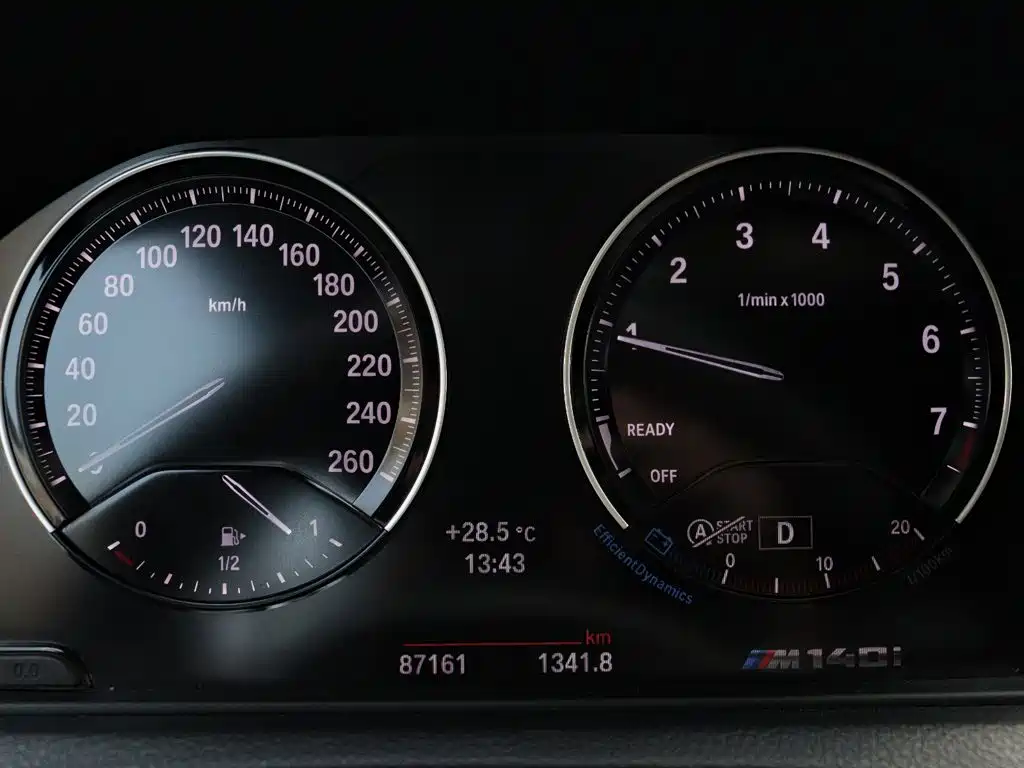 BMW 1 Series 2017 — фото 23
