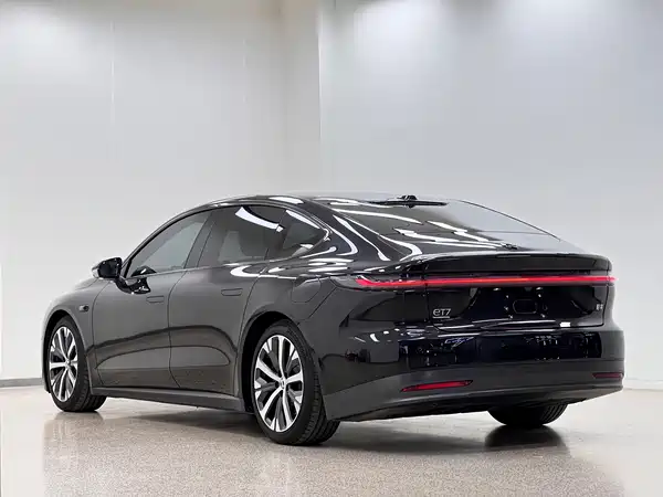 NIO ET7 2025