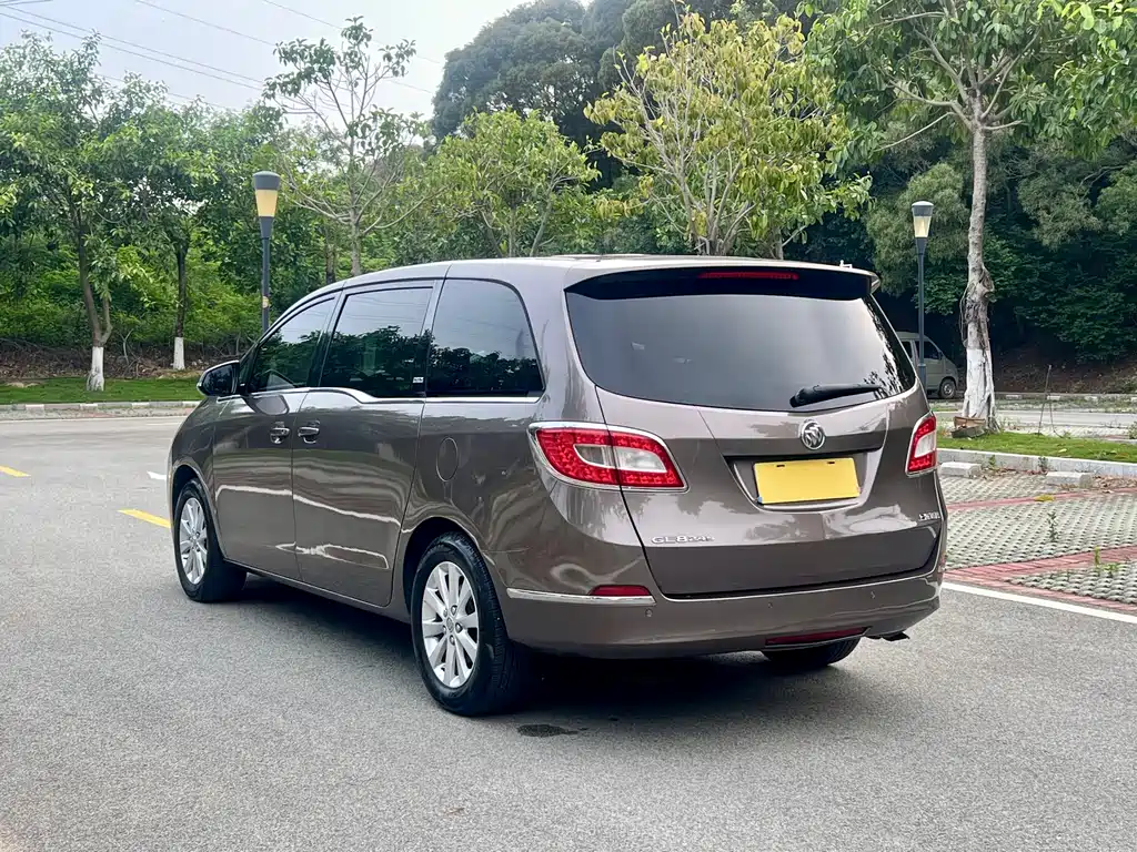 Buick GL8 2013