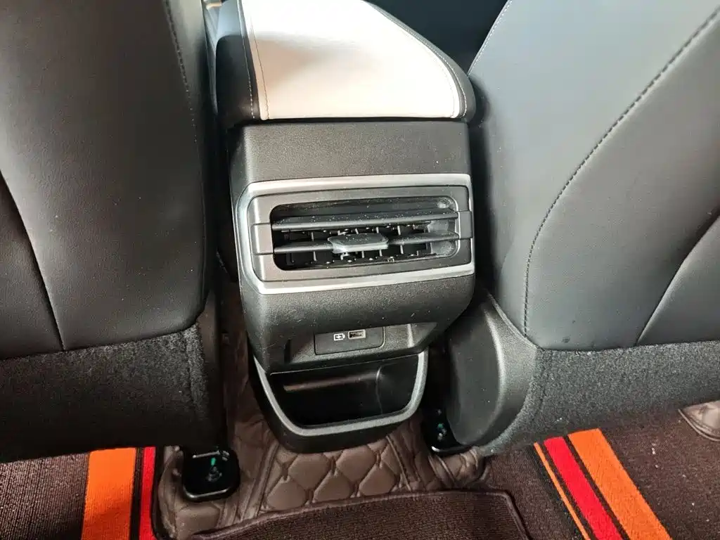 Geely Emgrand L 2022 — фото 14